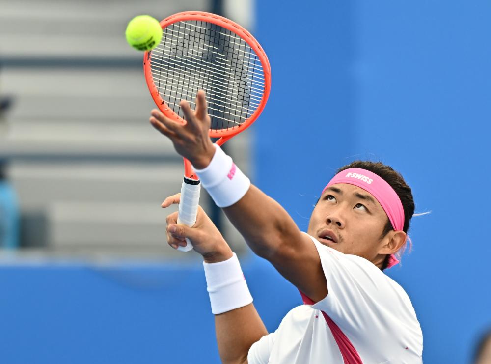 詹姆斯是本赛季场均失误低于2次的球员中，场均助攻数最高的